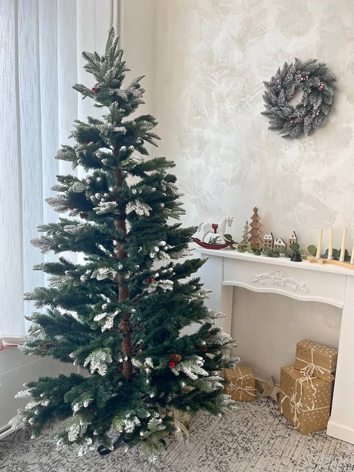 Umělý vánoční stromek 3D Jedle zasněžená 210 cm