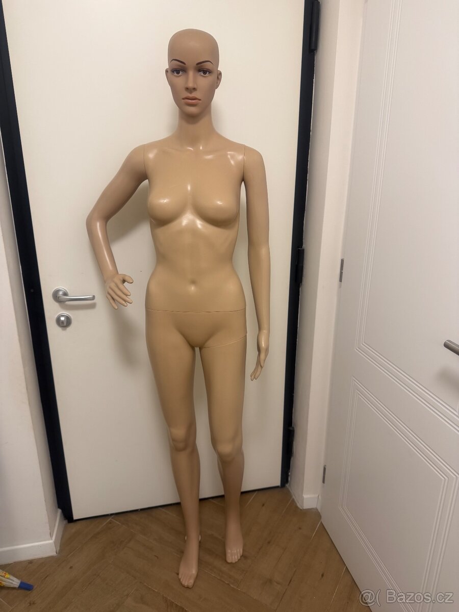 Figurína bez podstavce