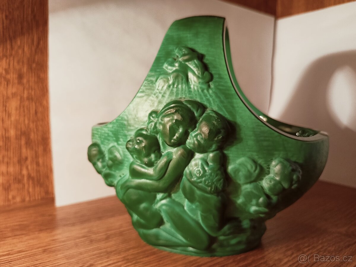 malachitový zelený košik