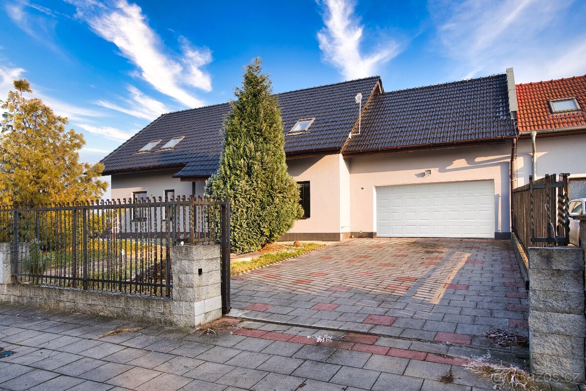 Troubky RD 7+2 240m2, zahrada 800m2