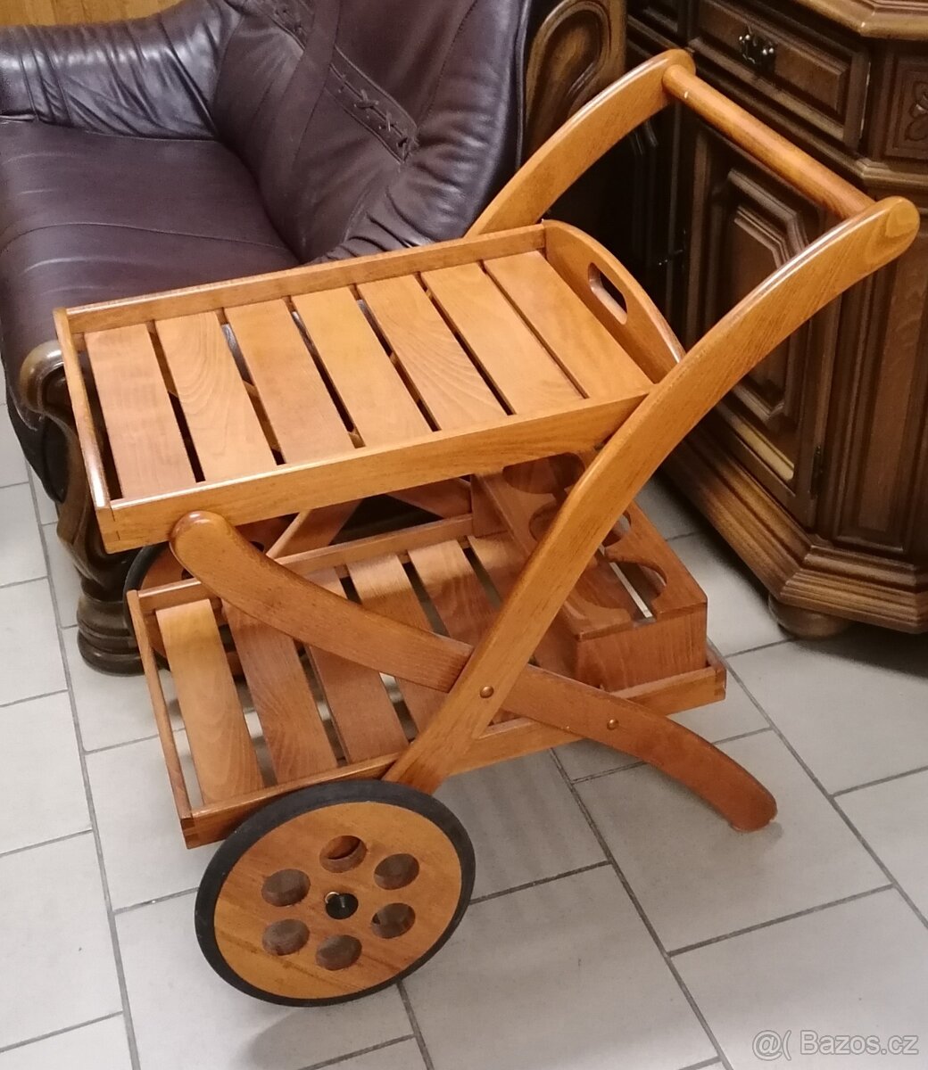 Servírovací vozík