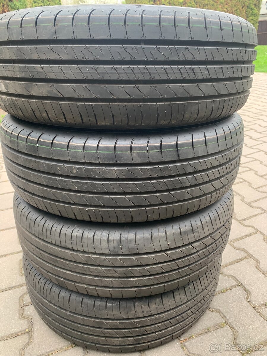 215/60/17 96H