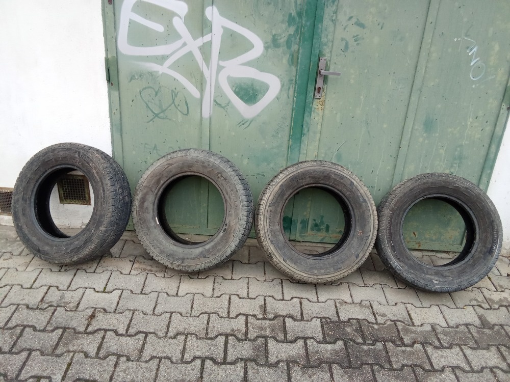 Sada letní pneu na dodávku 4x 215/75/R16C cena za sadu