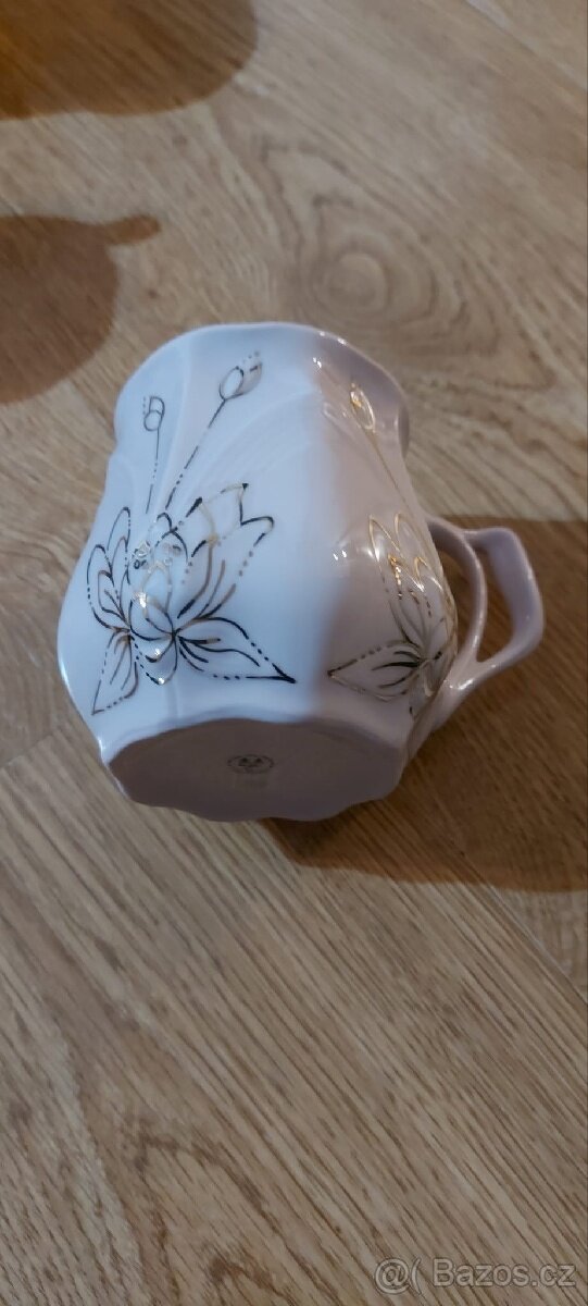 Růžový porcelán