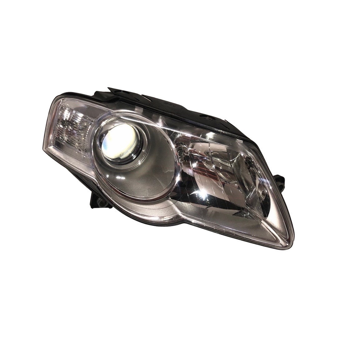 Pravý halogen světlo 3C0941006Q VW Passat 3C B6 r.v. 2005