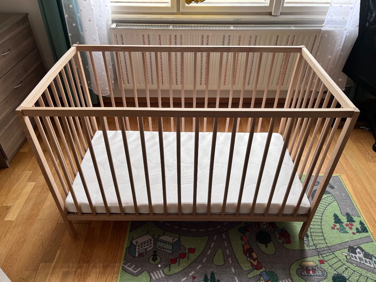 Postýlka IKEA Sniglar s matrací Krummelur