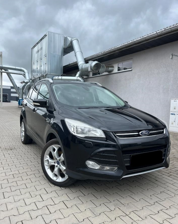 Ford Kuga 2.0 TDCi 4x4 163K Titanium Cierna