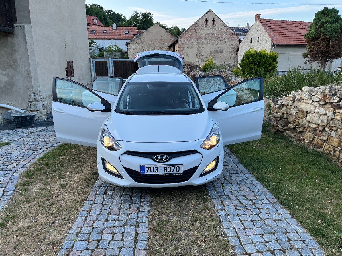 Hyundai i30 1,6GDI 88kw 132t km