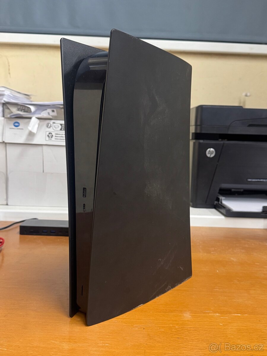 Playstation 5 slim + 2 ovladače, černý