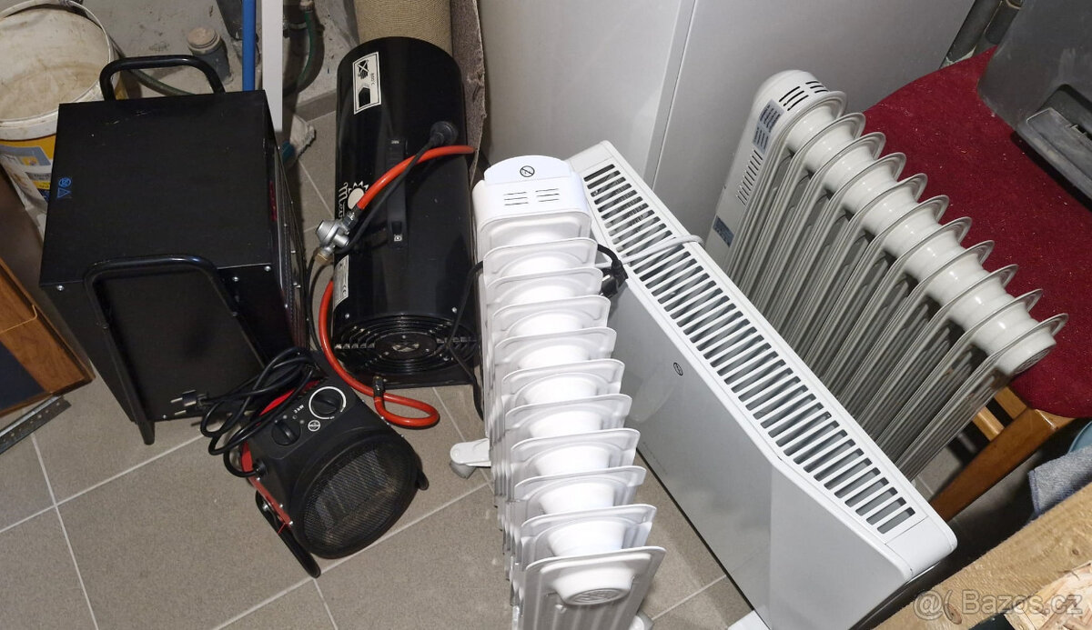 Prodej přebytků ze stavby, topení, polystyren