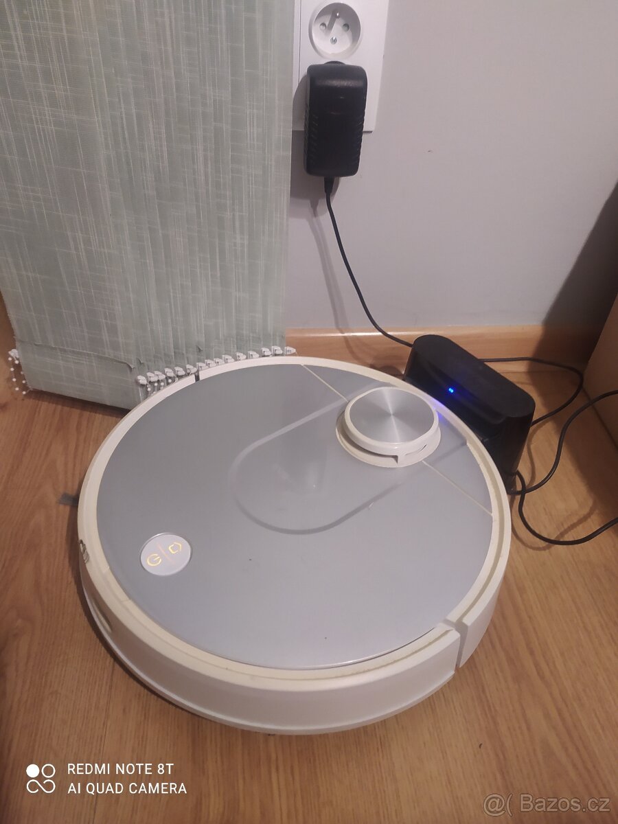 ROBOTICKÝ VYSAVAČ S MOPEM EVERYBOT