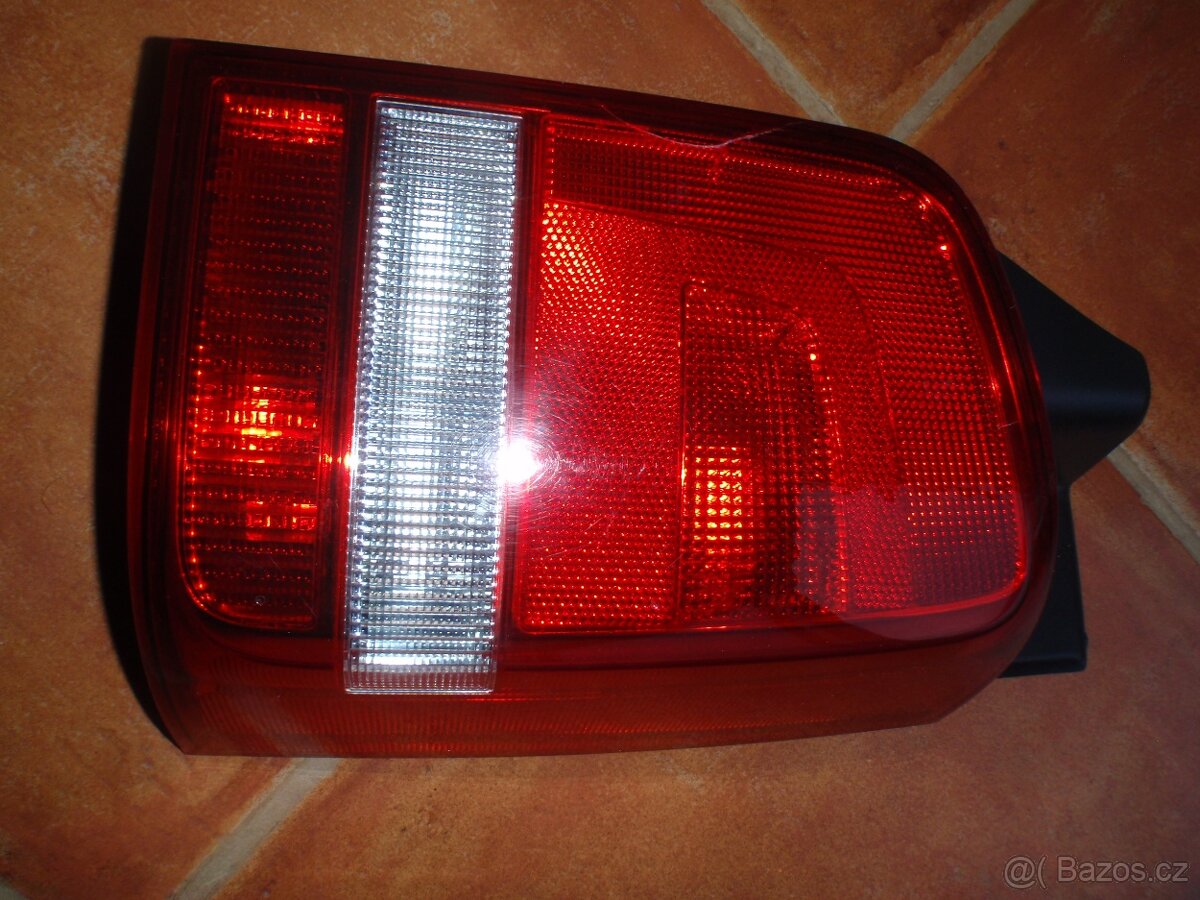 Pravé zadní světlo Hella na VW T5 Caravelle, Multivan
