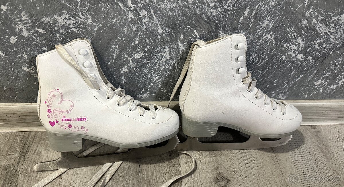 Lední brusle Crowned Emily - 32