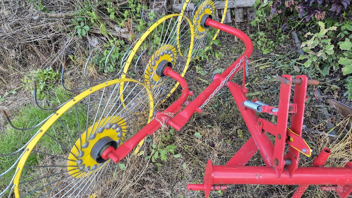 Obraceč/shrnovač sena