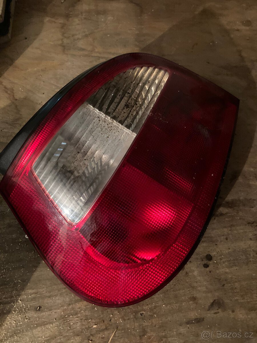 PRODÁM SVĚTLO na Renault Megan