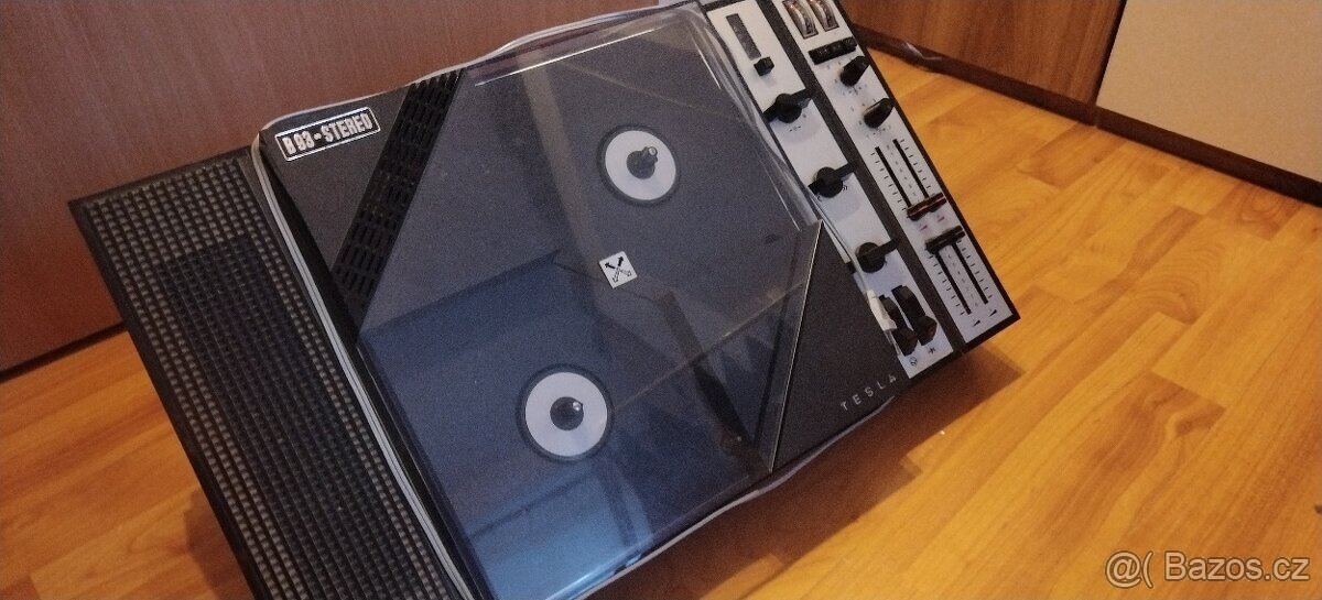 Kotoučový magnetofon Tesla B 93 stereo