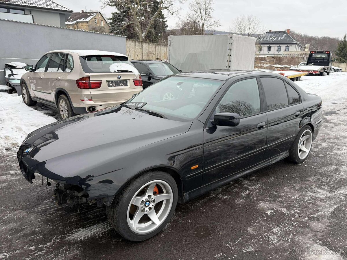 Náhradní díly BMW e39 cosmosschwarz