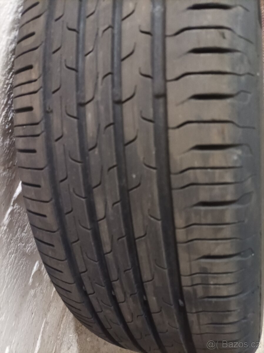 Letní pneu.