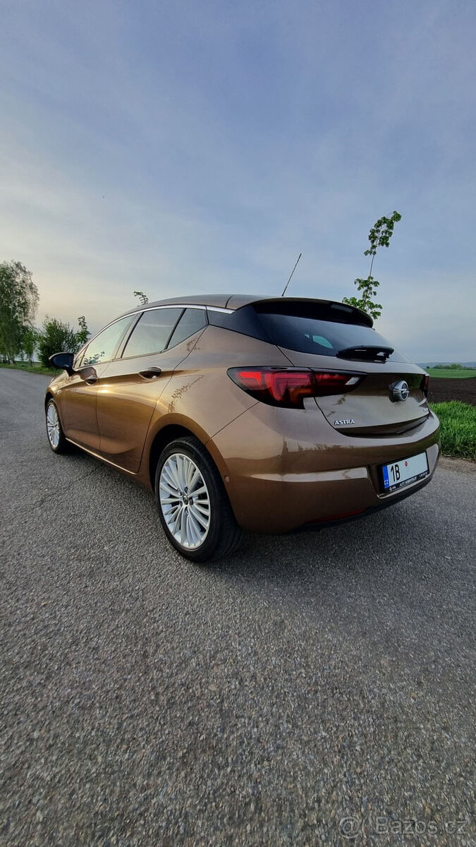 Opel ASTRA K Innovation 1.4 Turbo, 1. majitel, nové v ČR