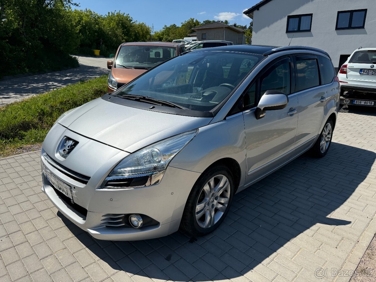 Peugeot 5008 2.0 HDI 110kw 8/2010 / Panorama / Head Up