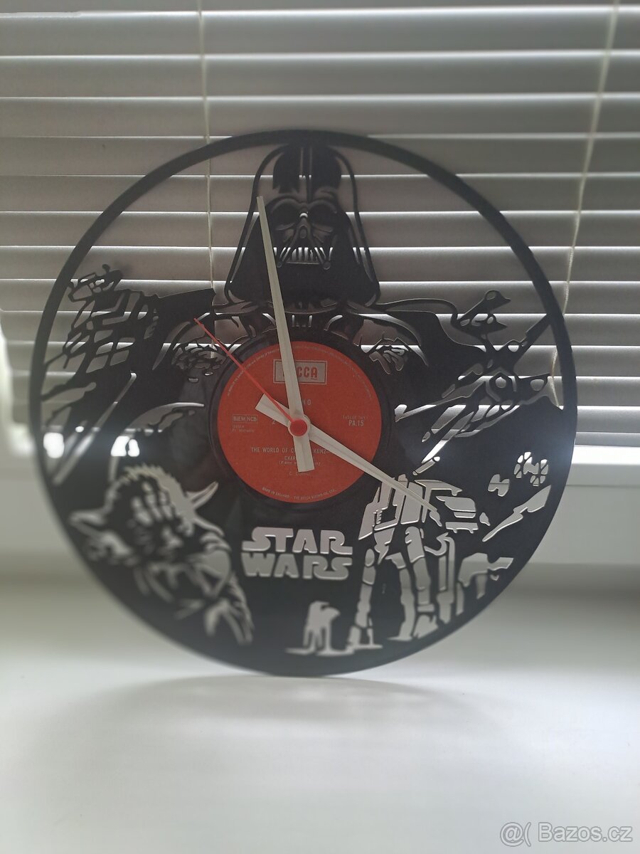 Nástěnné hodiny Star Wars