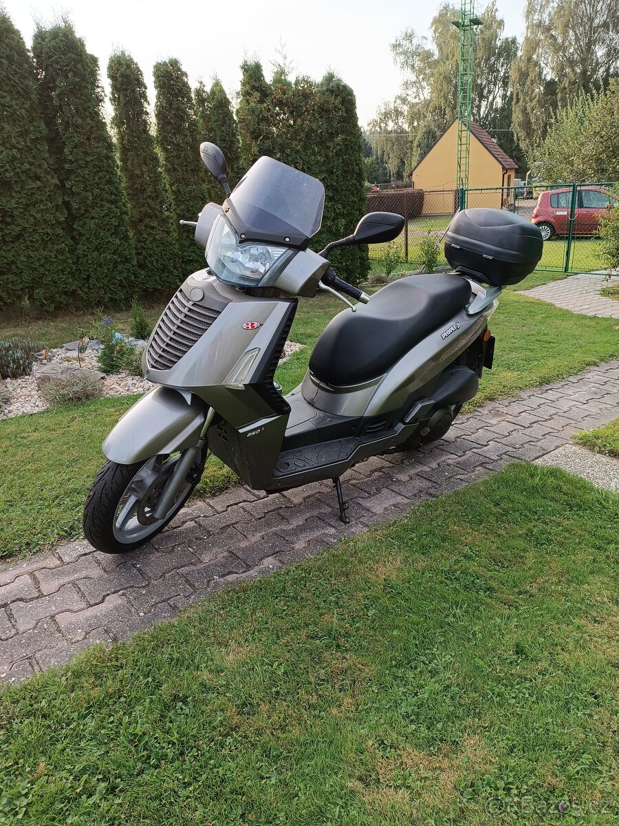 Prodám skútr Kymco People 250, prvni registrace 2007