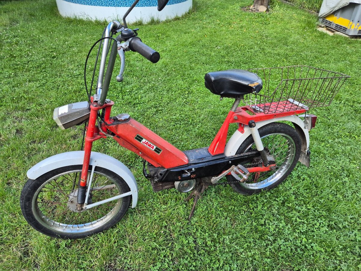 Babetta 207 s kartičkou, červená původní, kompletní 4.