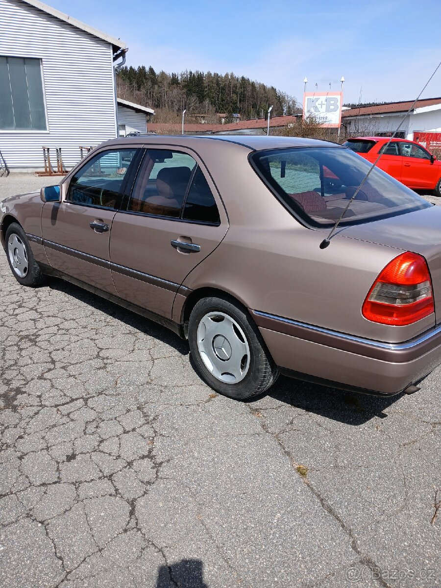 Mercedes Benz C180 Elegance