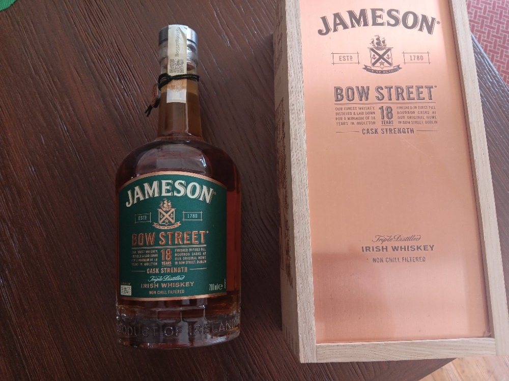 Irska whiskey Jameson Cask Strenght 18 let, 2019