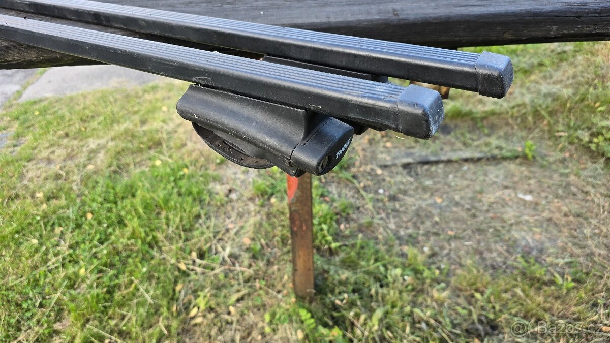 Příčníky Thule na hagusy 135 cm
