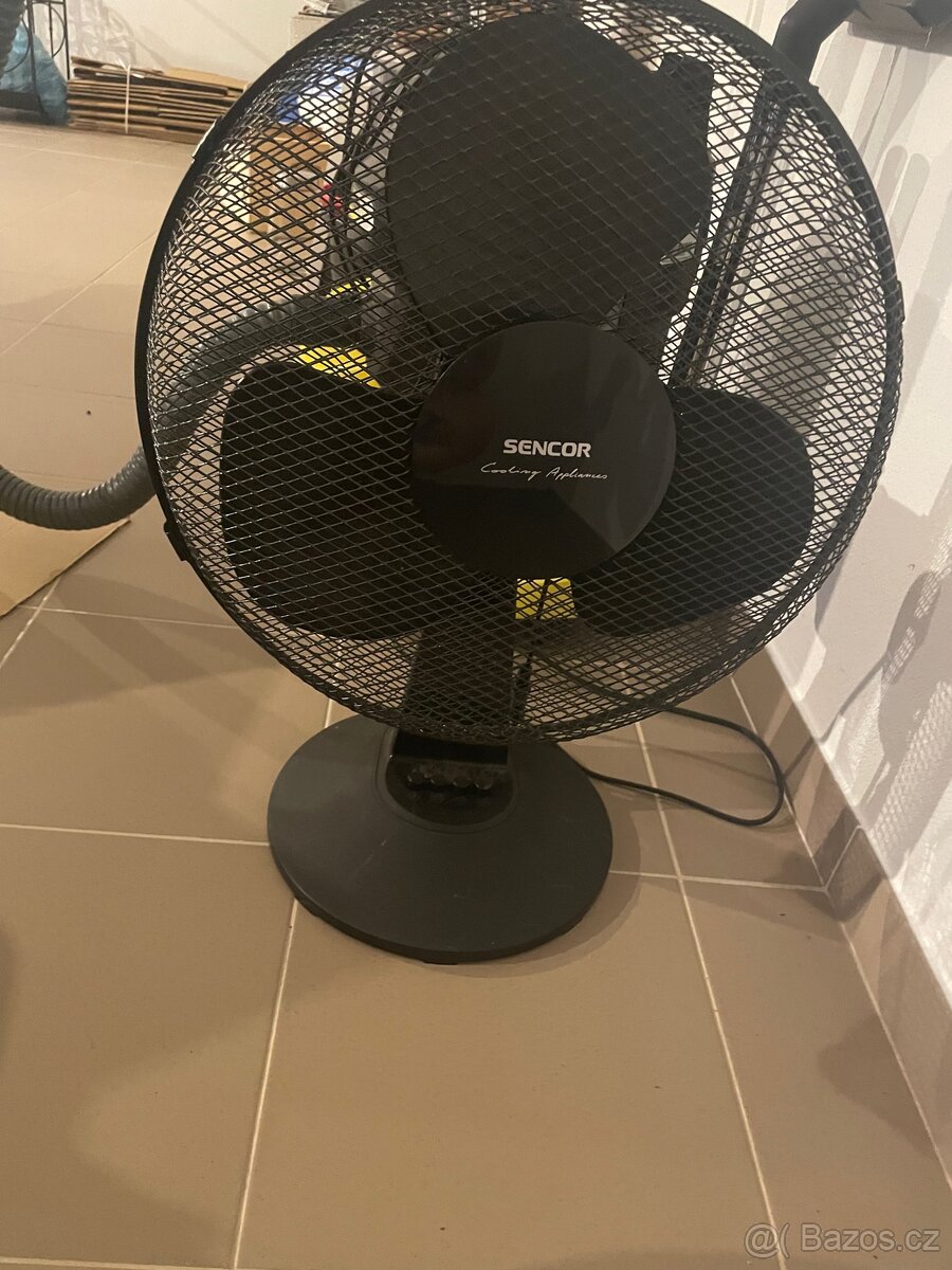 Stolní větrák