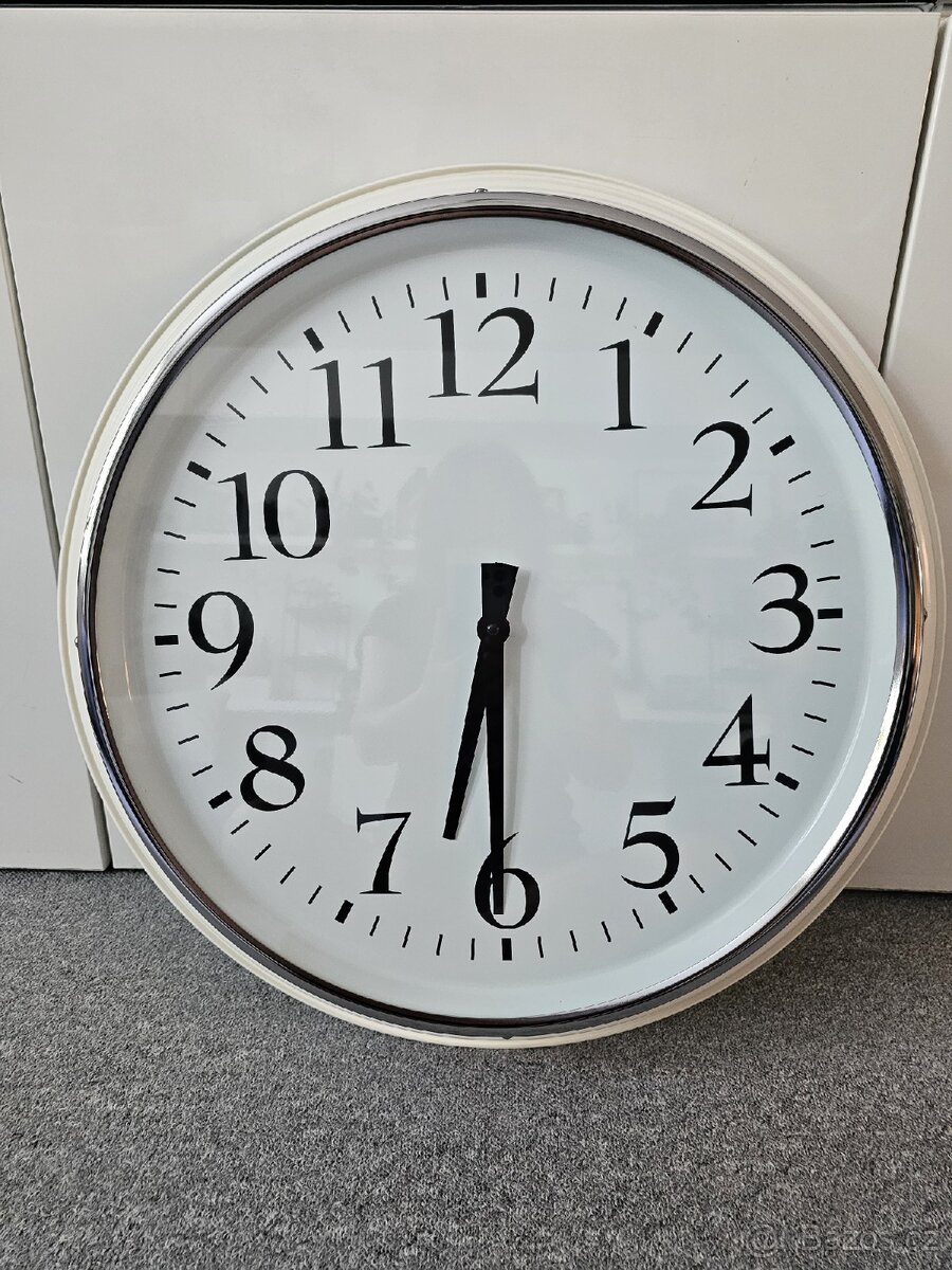 IKEA hodiny 59cm