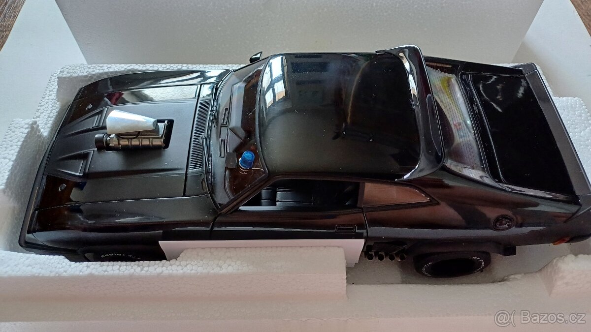 AutoArt 1/18 Ford XB Falcon Tuned version black interceptor