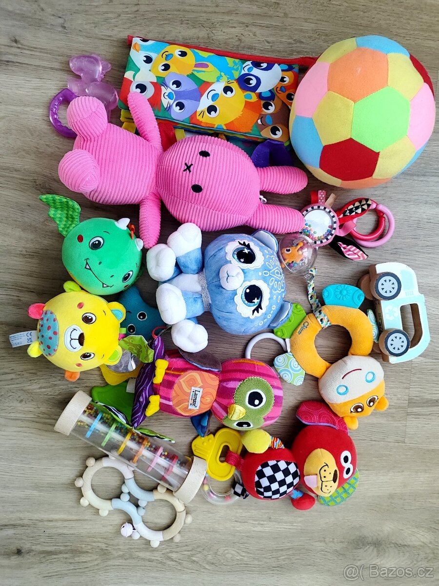 Chrastítka+ 2 plyšáci