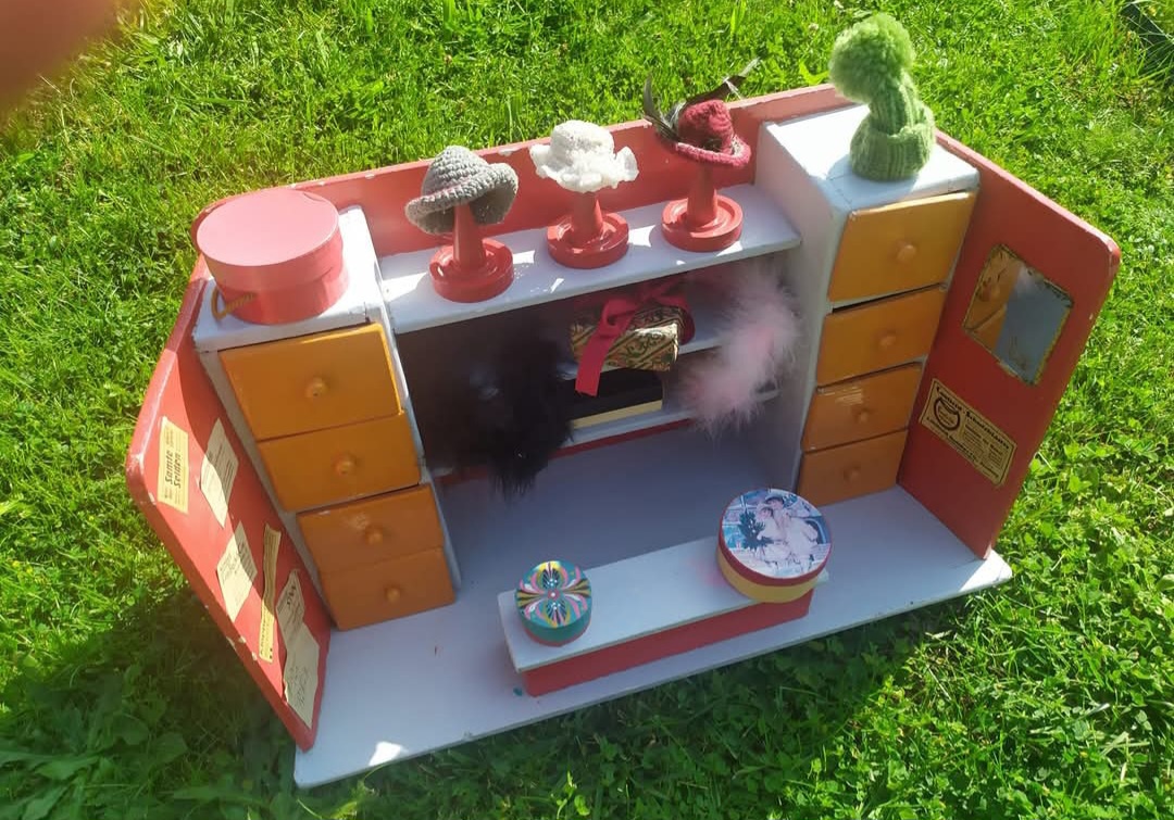 Starý obchůdek pro panenky