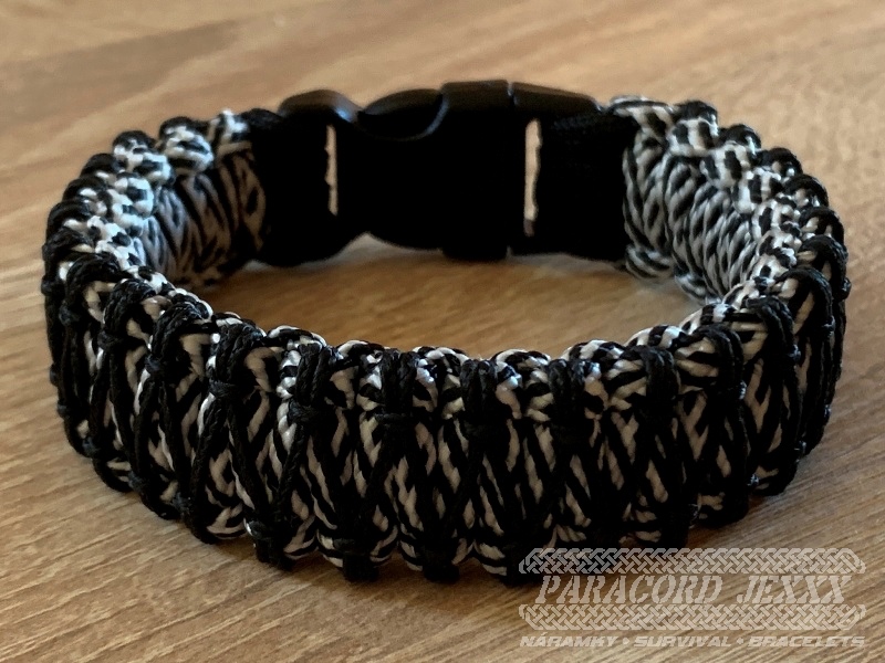 Paracord náramek (19 cm) black - white