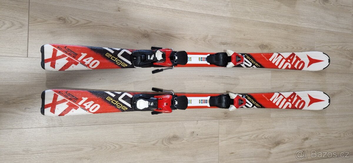 Sjezdové lyže 140