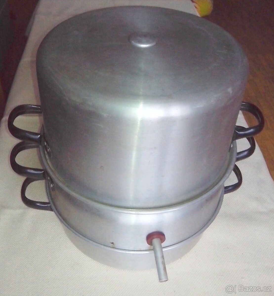 odšťavňovací hrnec na ovoce