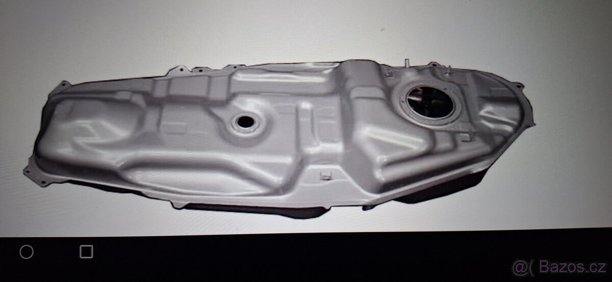 Nová palivová nádrž TOYOTA RAV4