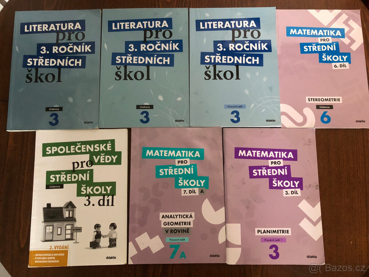 Knihy a učebnice 7. Cenu nabídněte.