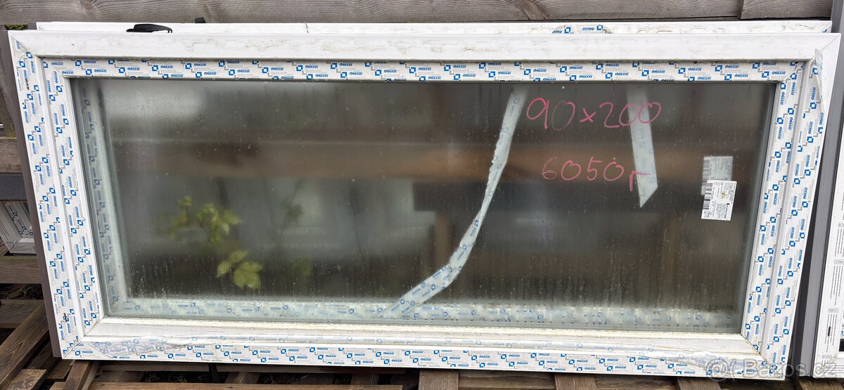 Prodám plastové okno 90x200