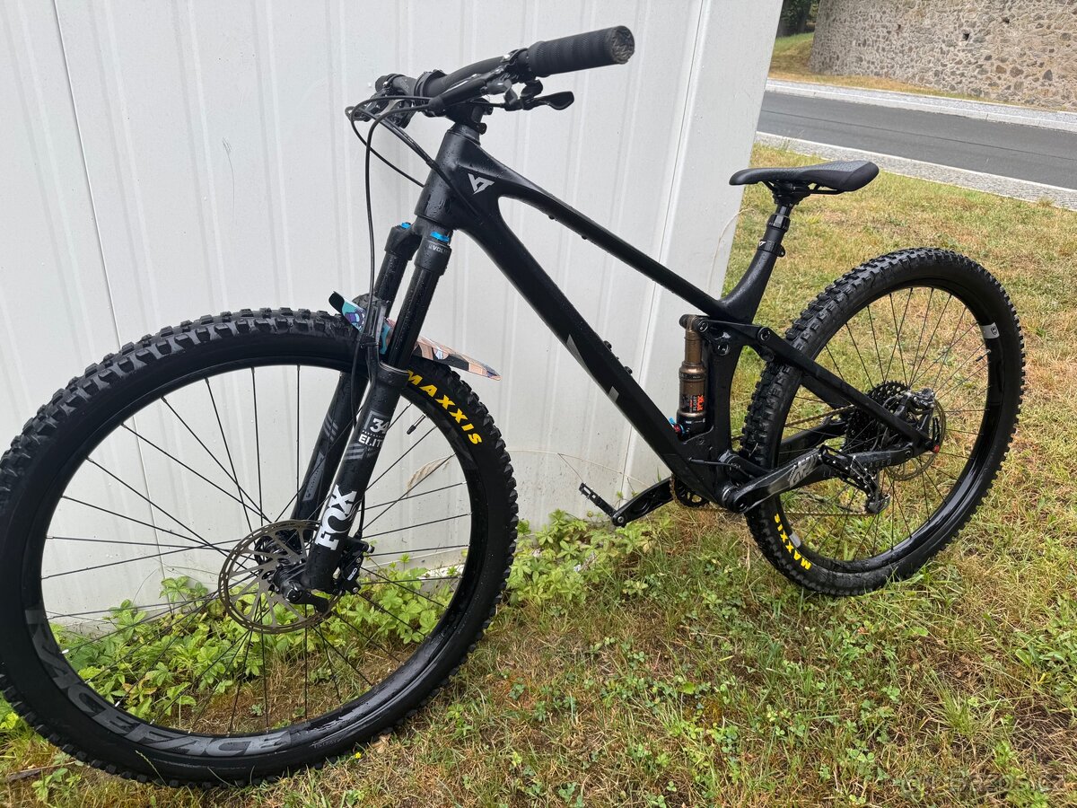 Celopružné kolo YT L