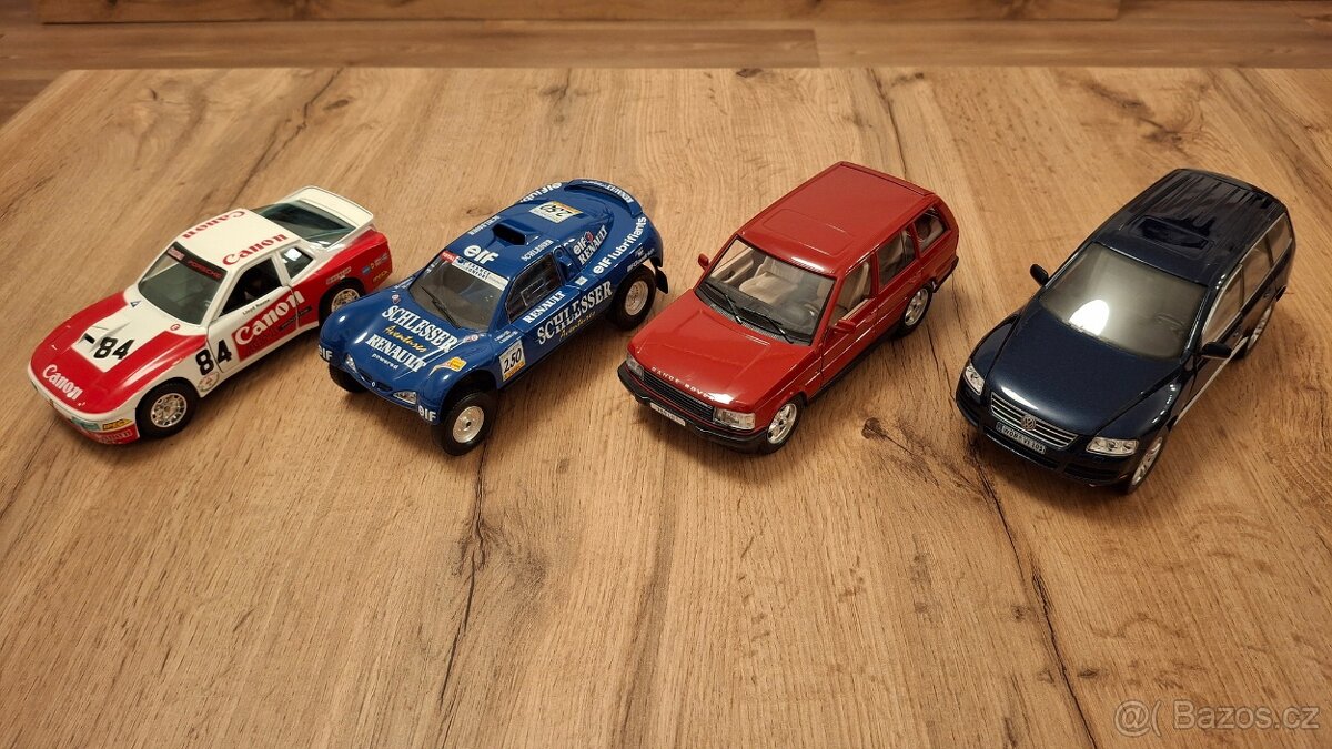 Bburago 1:24 - Porsche, Renault, Land-Rover, VW
