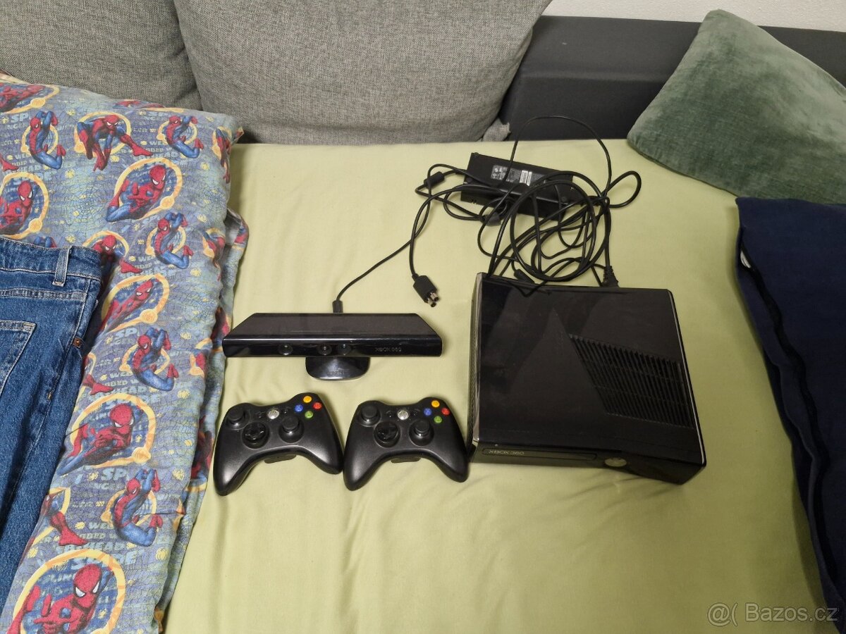 XBOX 360, kinect, 2x ovladač, hry