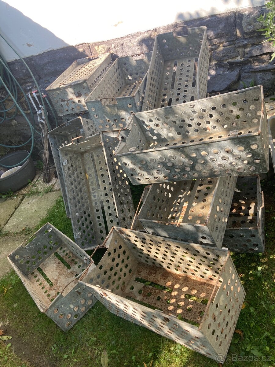 Kovové bedničky 66x33x21