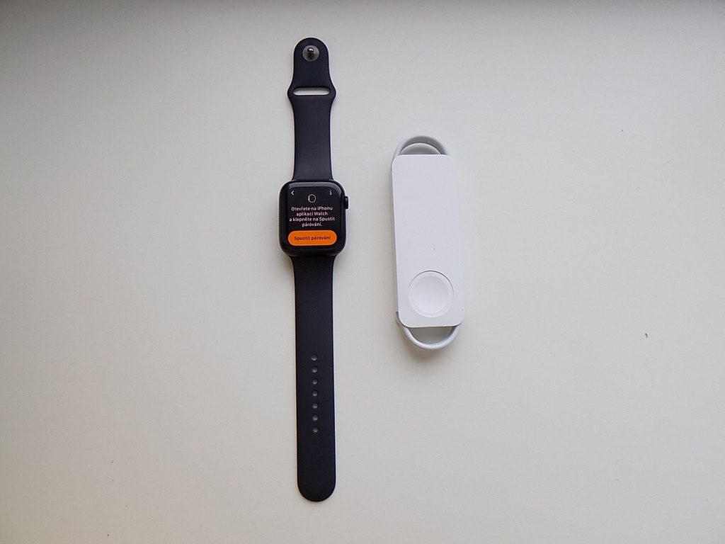  APPLE Watch Series 8 45mm Midnight - ZÁRUKA - TOP STAV