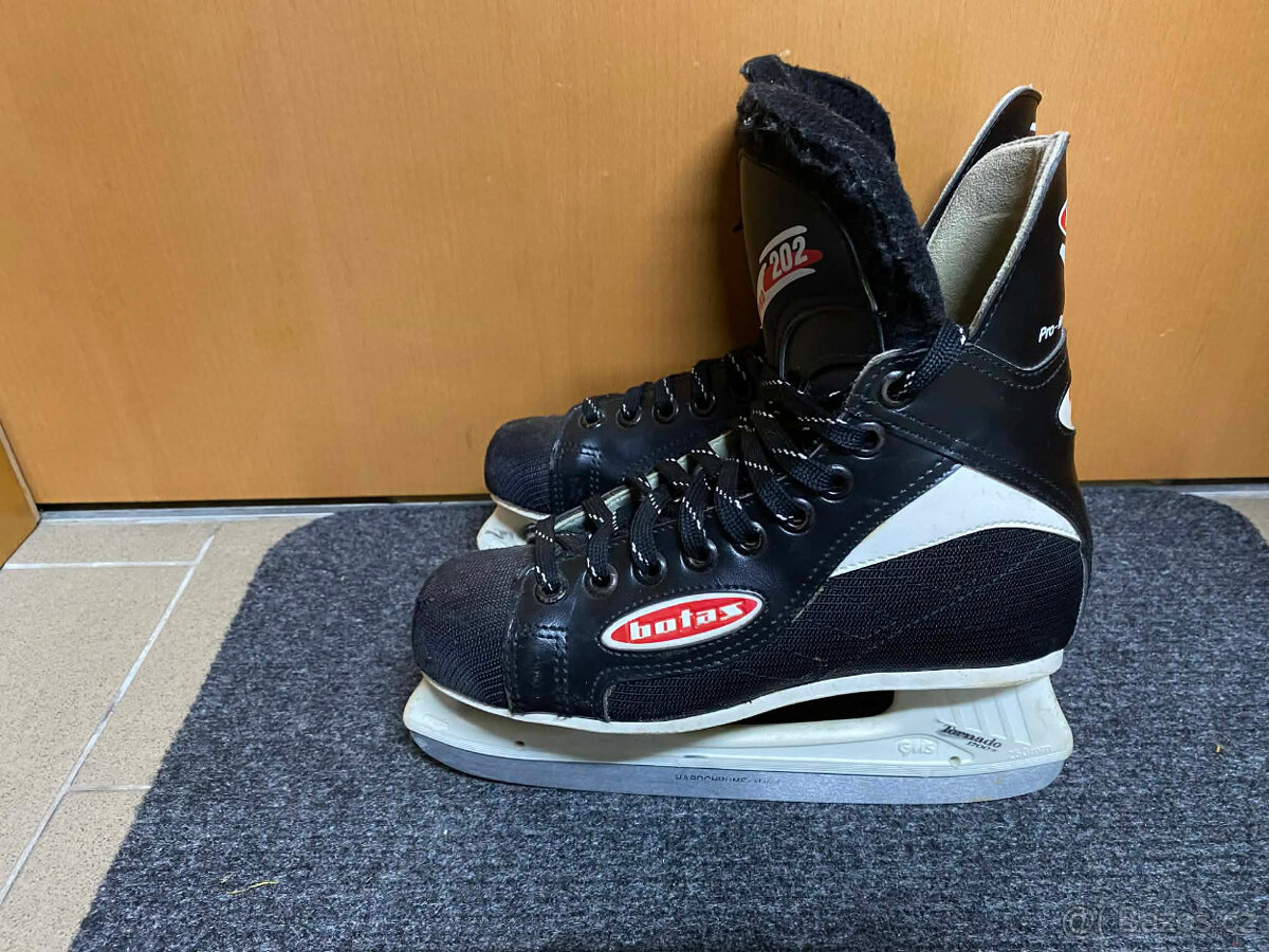 Pánské brusle Botas 202