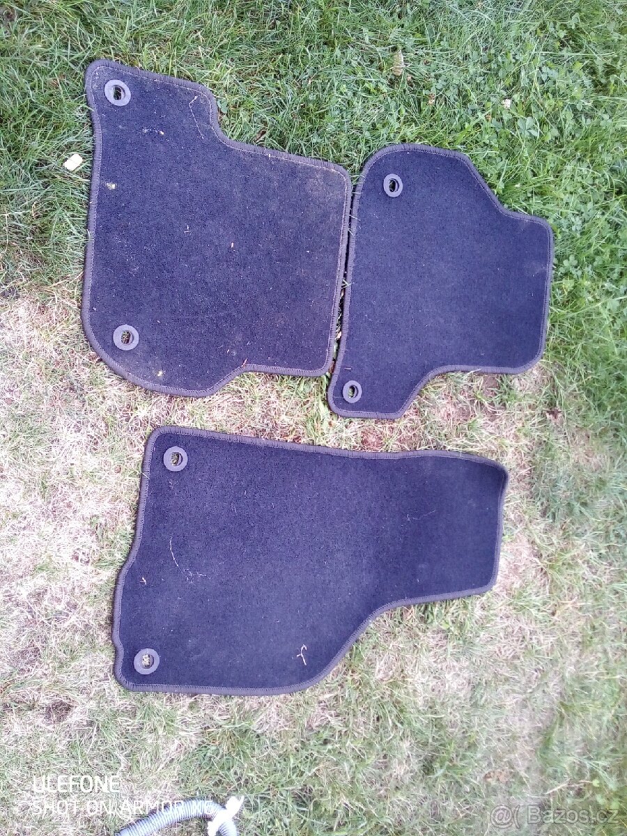 Textilní autokoberečky