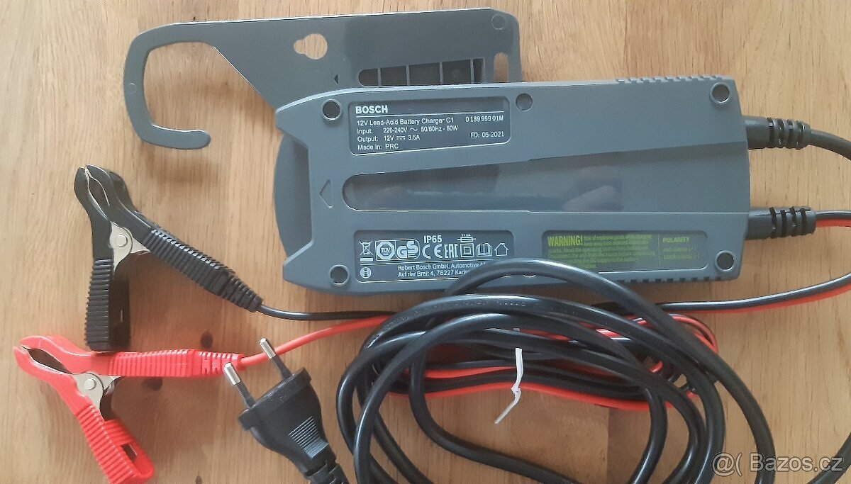 Nabjeka baterií Bosch C1 12