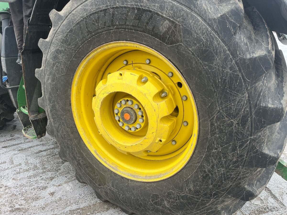 Prodám traktor John Deere 8320R